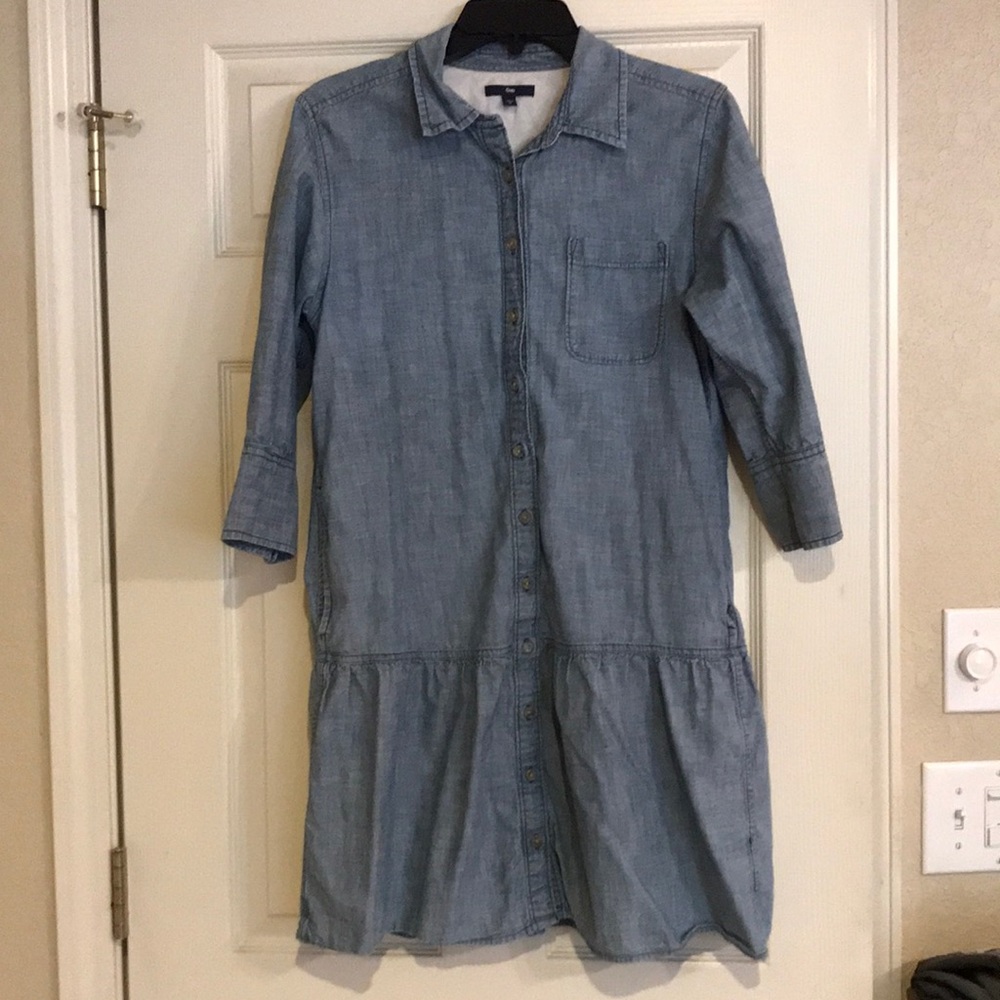 GAP denim dress with pockets and 3/4 sleeves